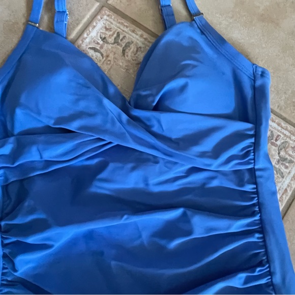 CALVIN KLEIN 💯WOMEN’S TANKINI WITH BIKINI BOTTOM EUC 👙 SZ MEDIUM💙💙💙 - Picture 16 of 16